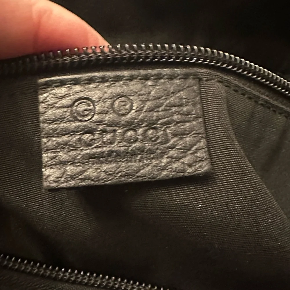 Gucci Black GG Canvas Messenger Laptop Bag – Authentic – Like New
